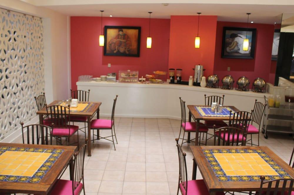 Hotel Real Azteca Boulevard Leon Ngoại thất bức ảnh